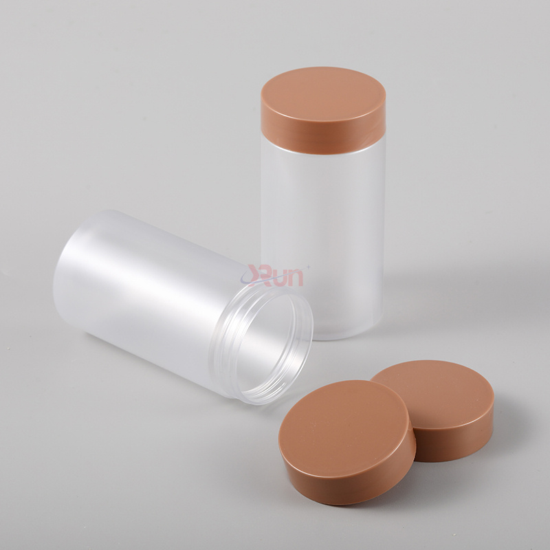 Our transparent plastic containers are ideal food packaging jars, with our recycled plastic material creating sustainable PET containers.